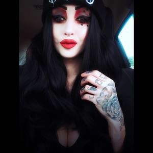 Meet your Posher, April